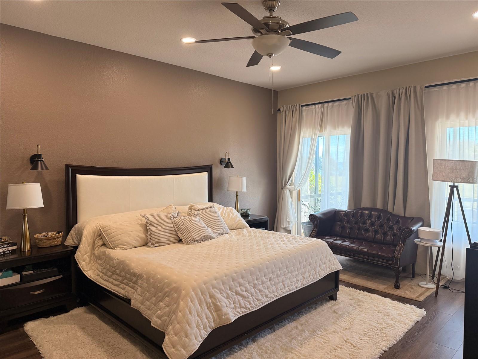 Image 13 of 37 For 16545 Spring Park Drive