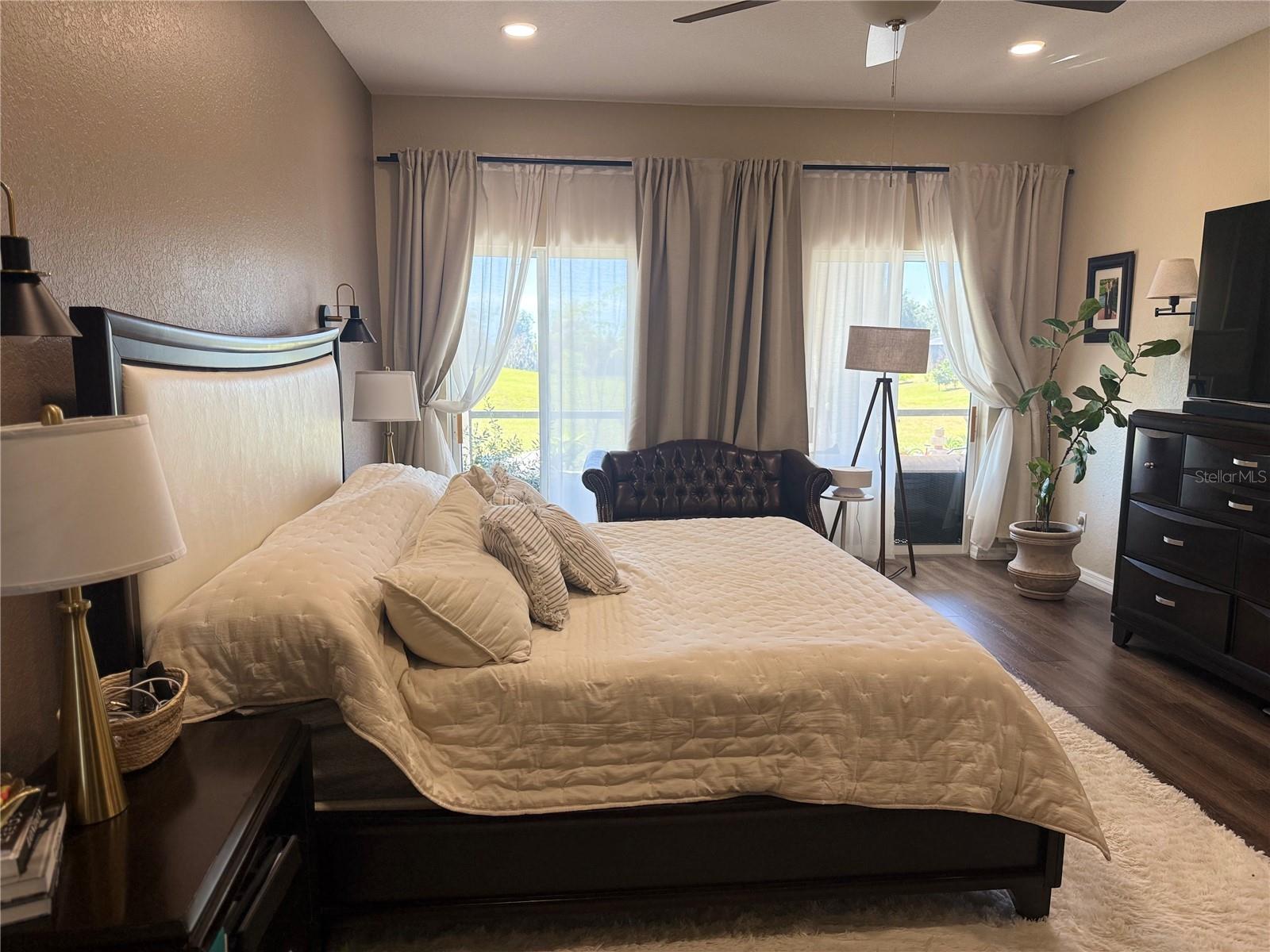 Image 14 of 37 For 16545 Spring Park Drive