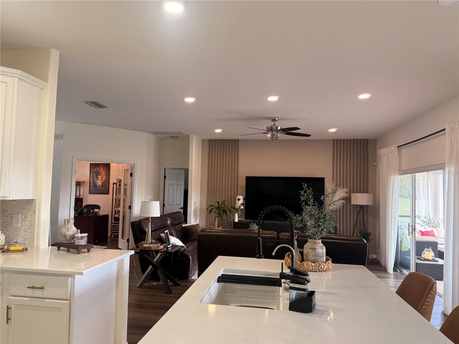 Image 6 of 37 For 16545 Spring Park Drive