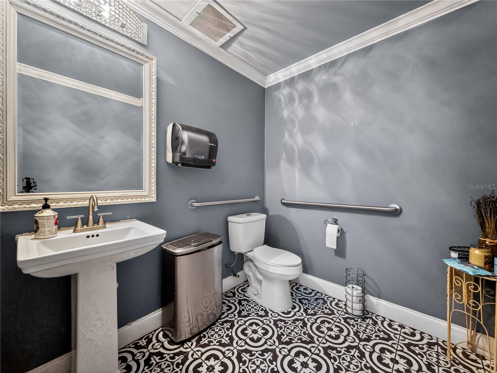 Image 27 of 42 For 2607 Hiawassee Road