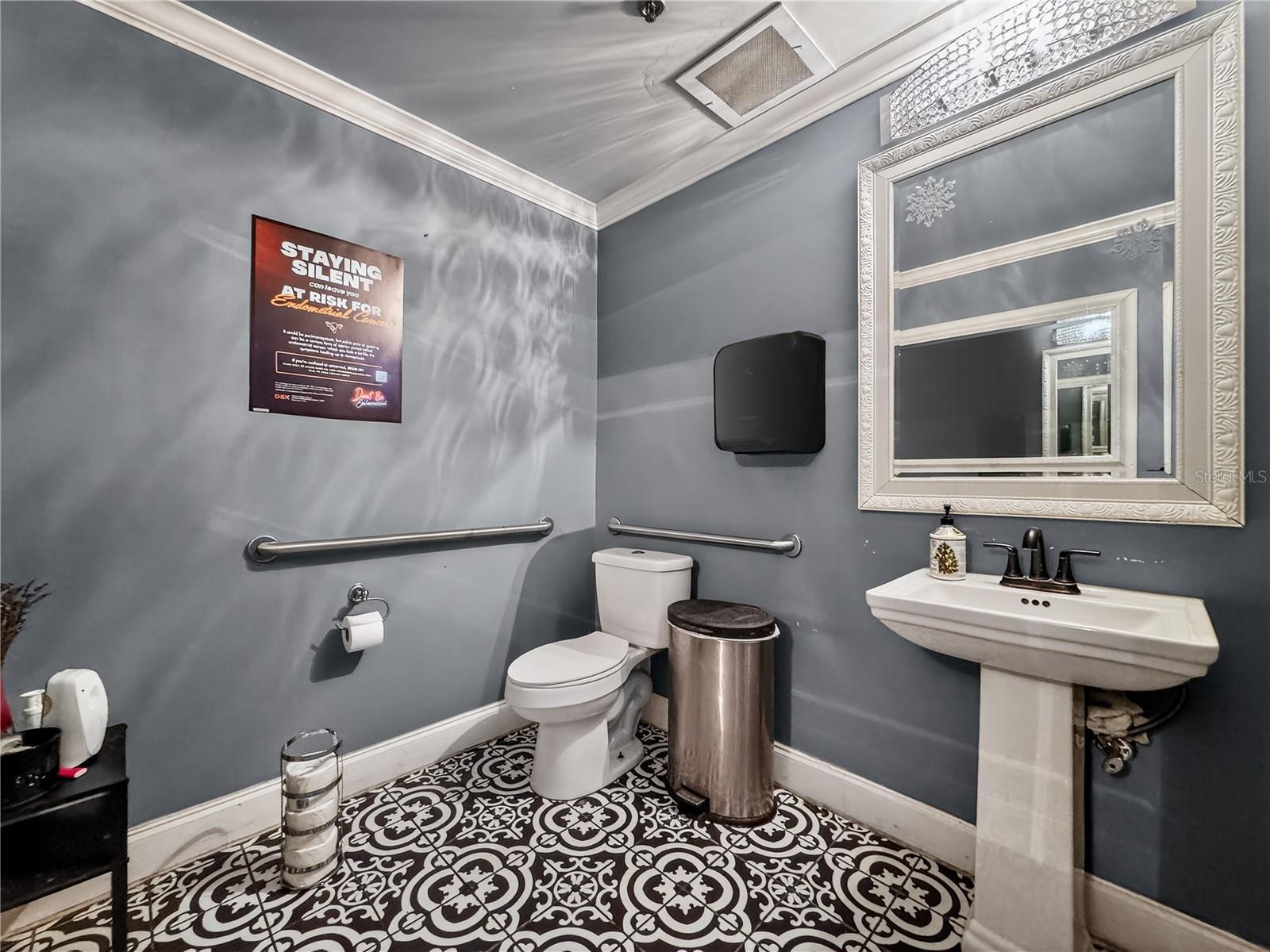 Image 30 of 42 For 2607 Hiawassee Road