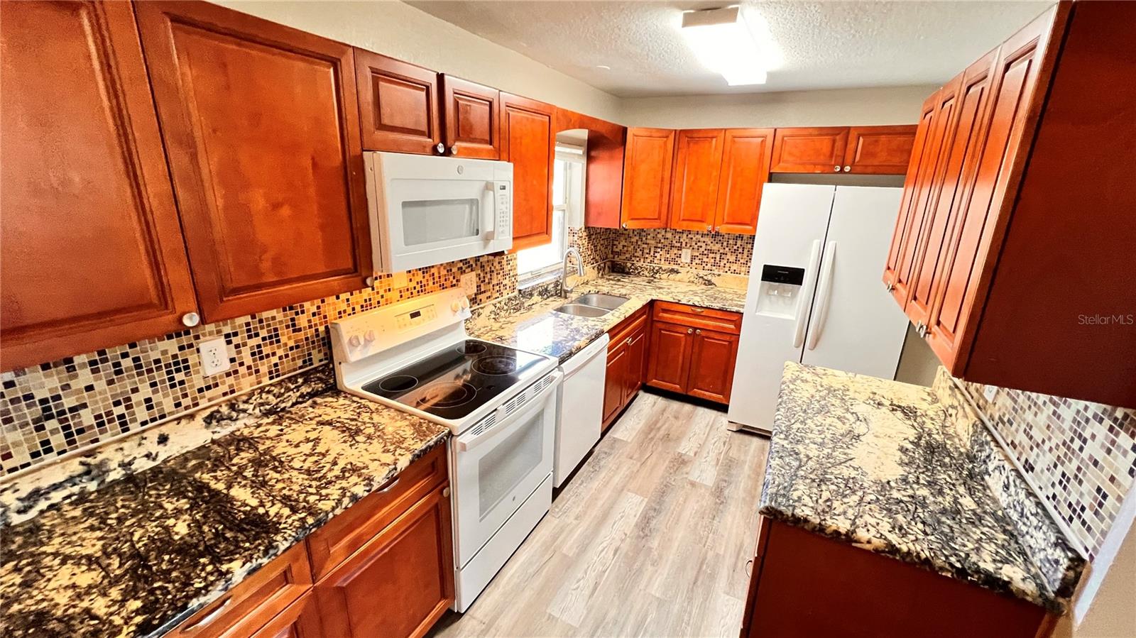 Image 11 of 32 For 116 Alhambra Avenue