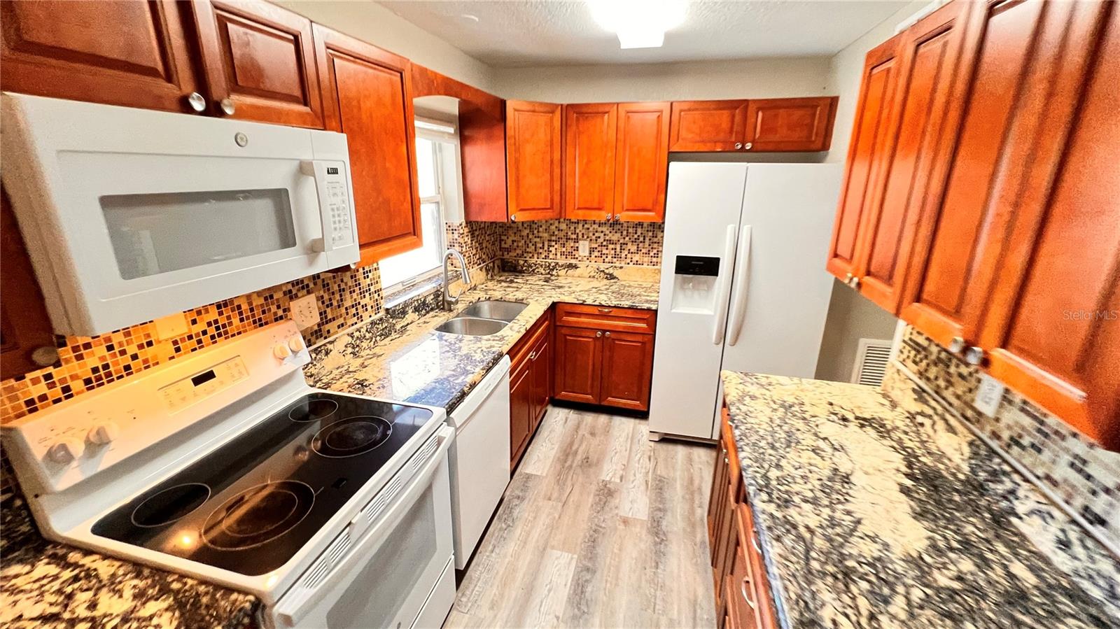 Image 12 of 32 For 116 Alhambra Avenue