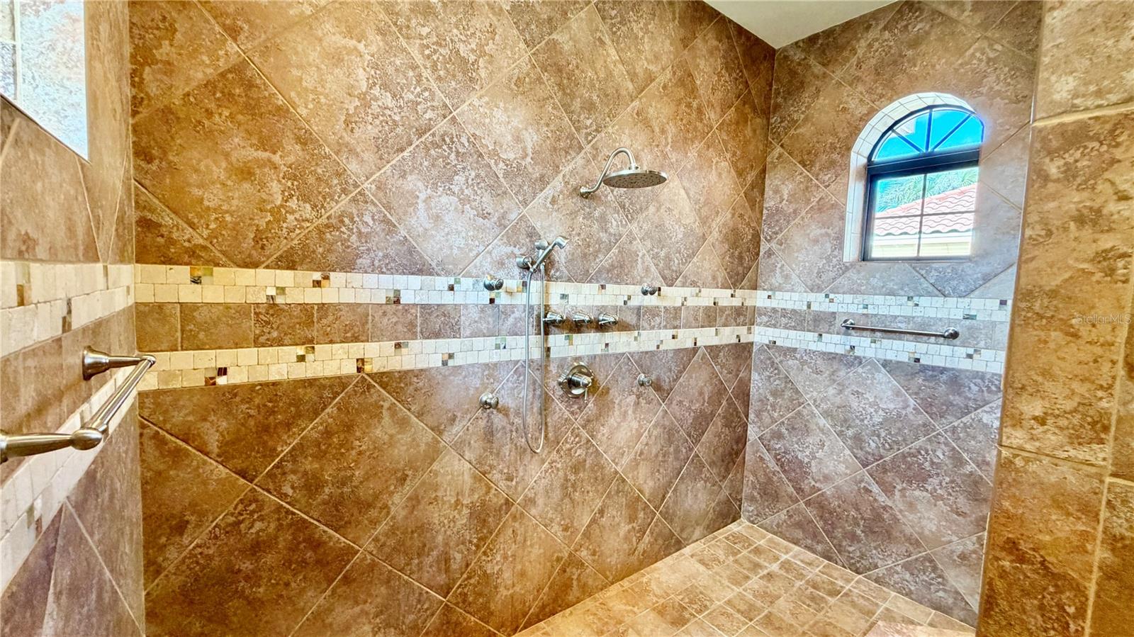 Image 24 of 61 For 6717 179th Avenue Road