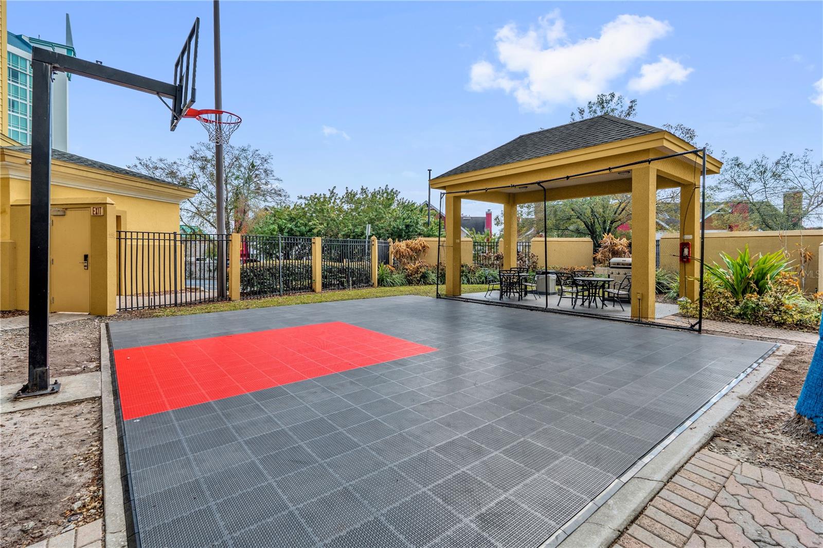 Image 18 of 20 For 7601 Canada Avenue 125