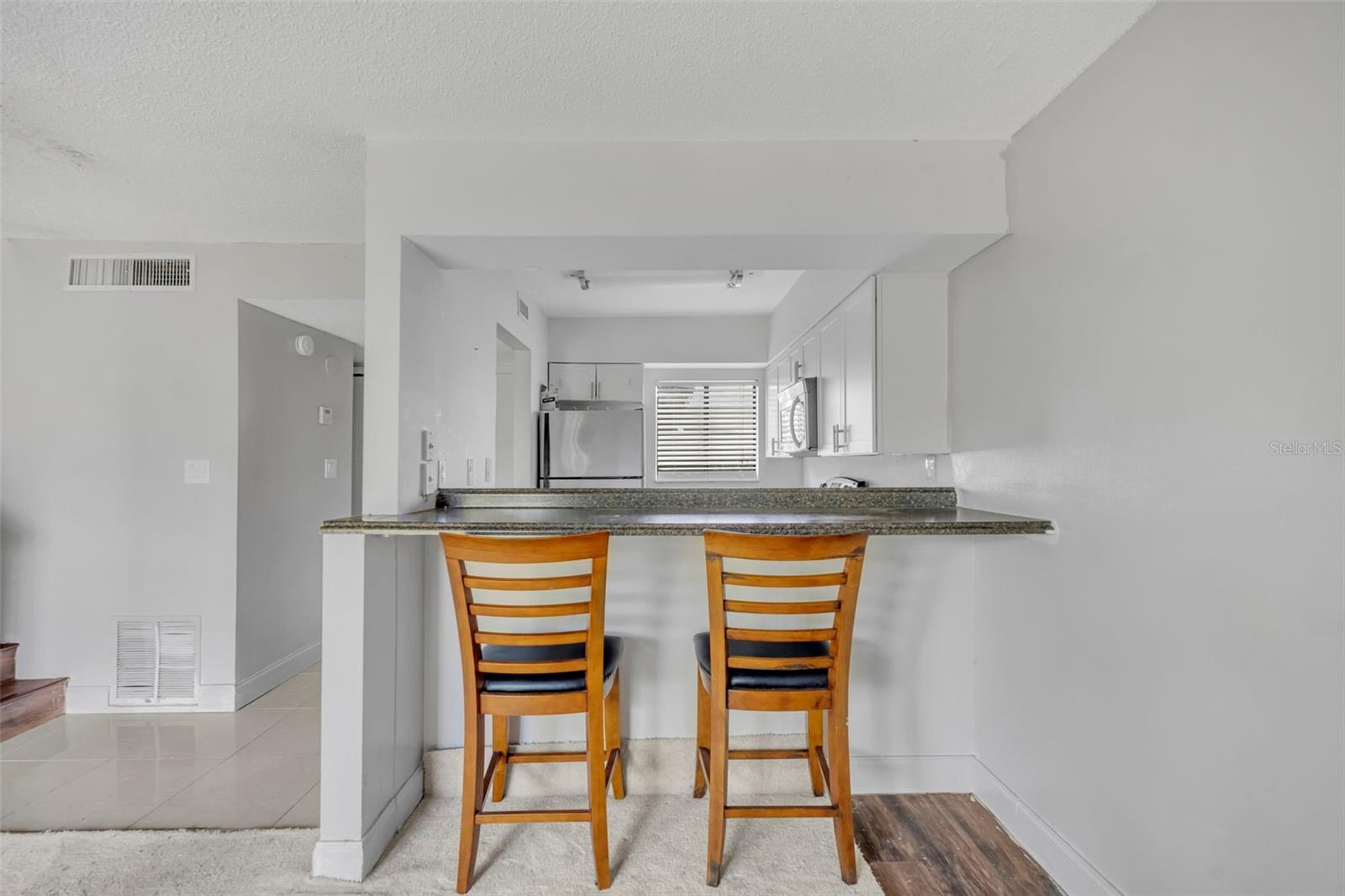 Listing photo id 9 for 236 Scottsdale Square 236