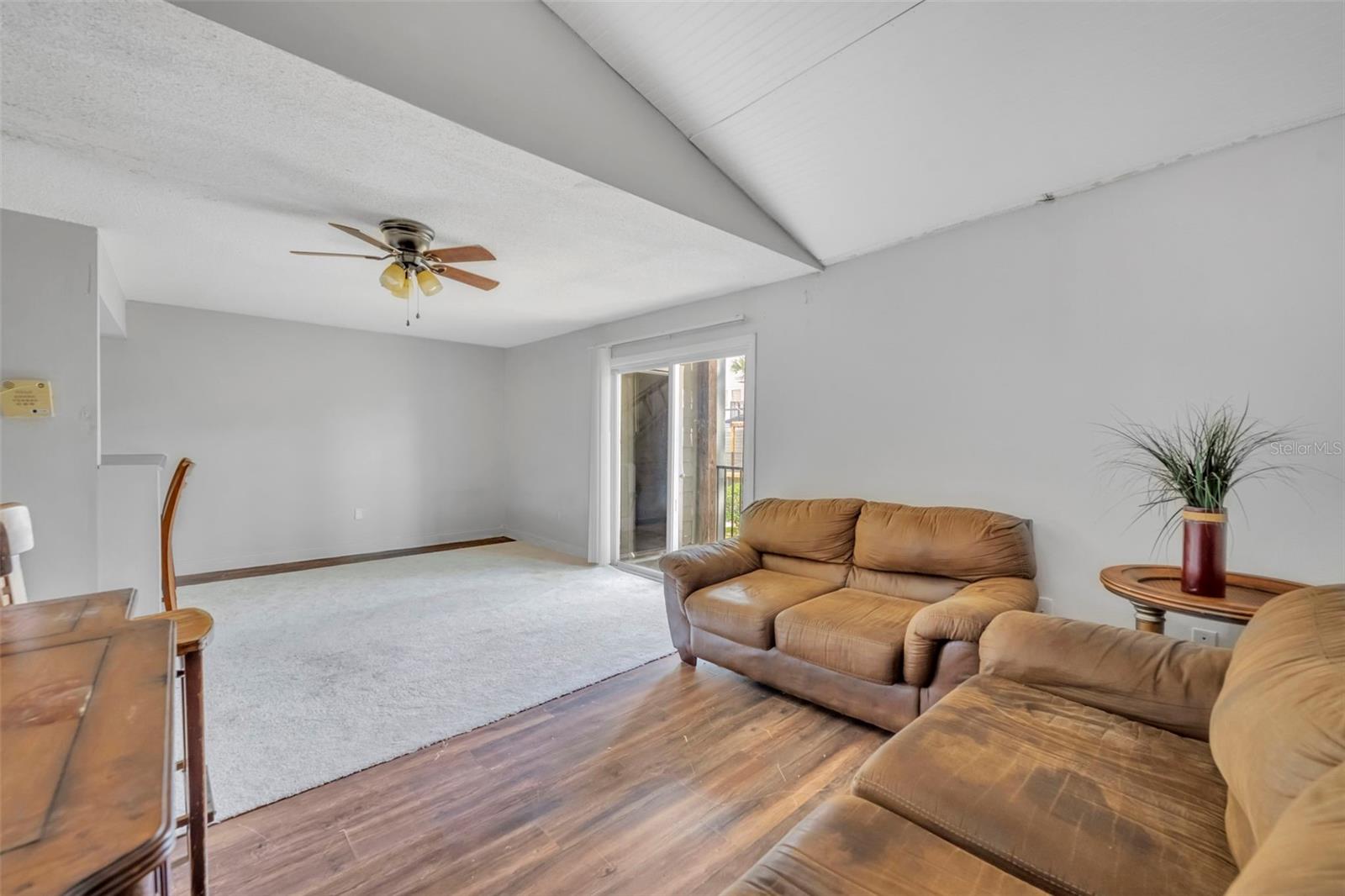 Listing photo id 11 for 236 Scottsdale Square 236
