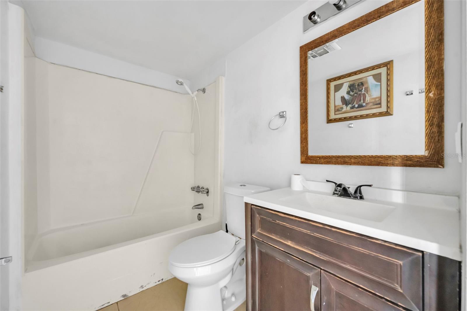 Listing photo id 17 for 236 Scottsdale Square 236