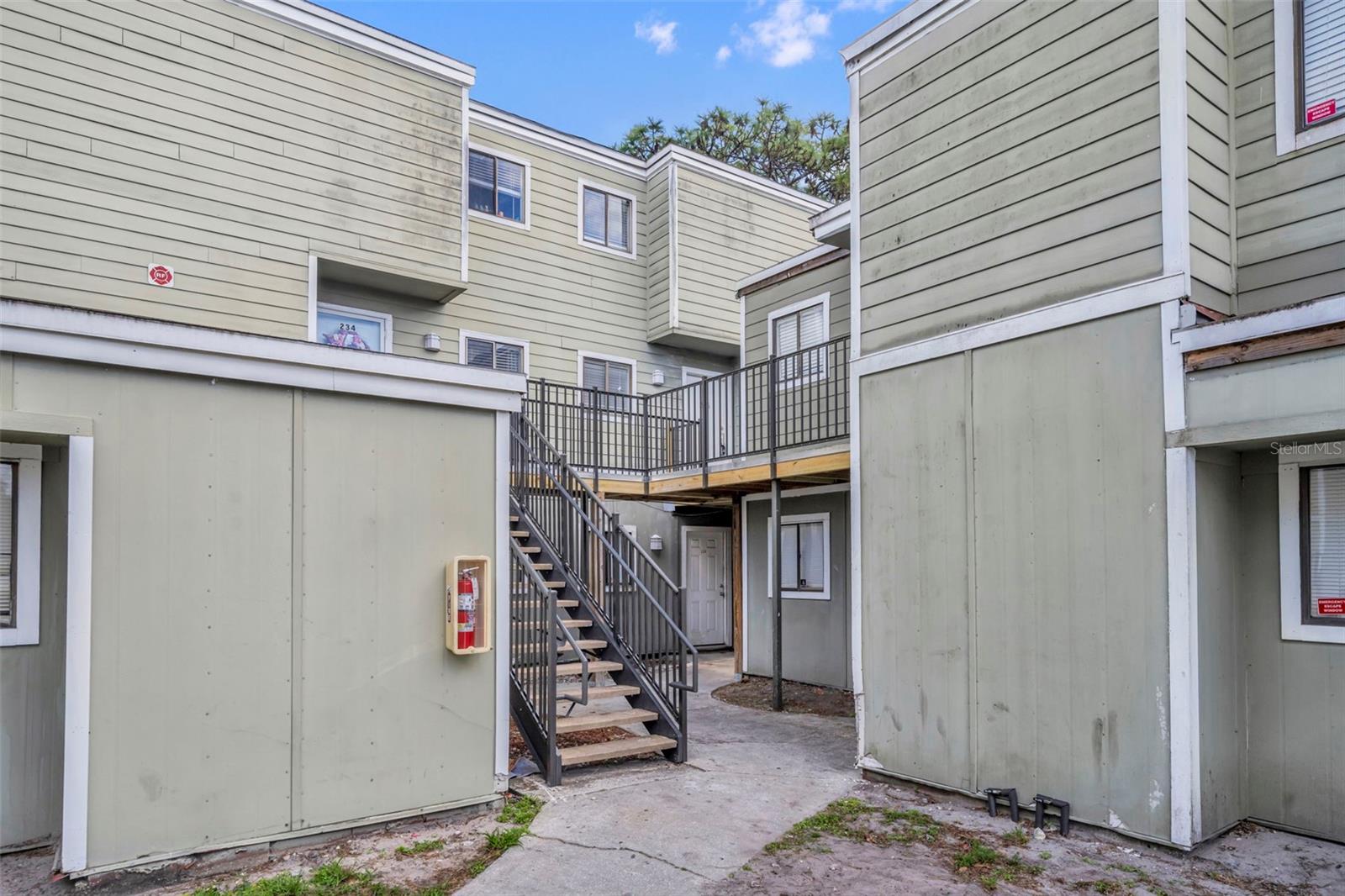 Listing photo id 0 for 236 Scottsdale Square 236