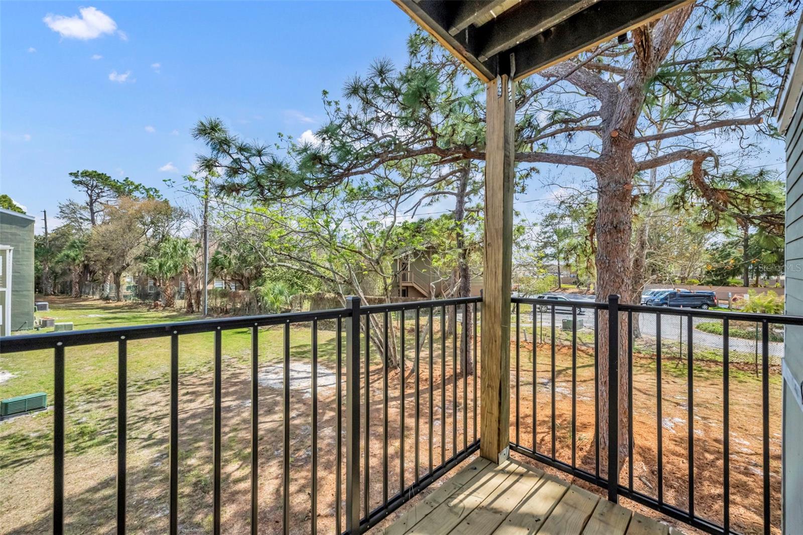 Listing photo id 19 for 236 Scottsdale Square 236