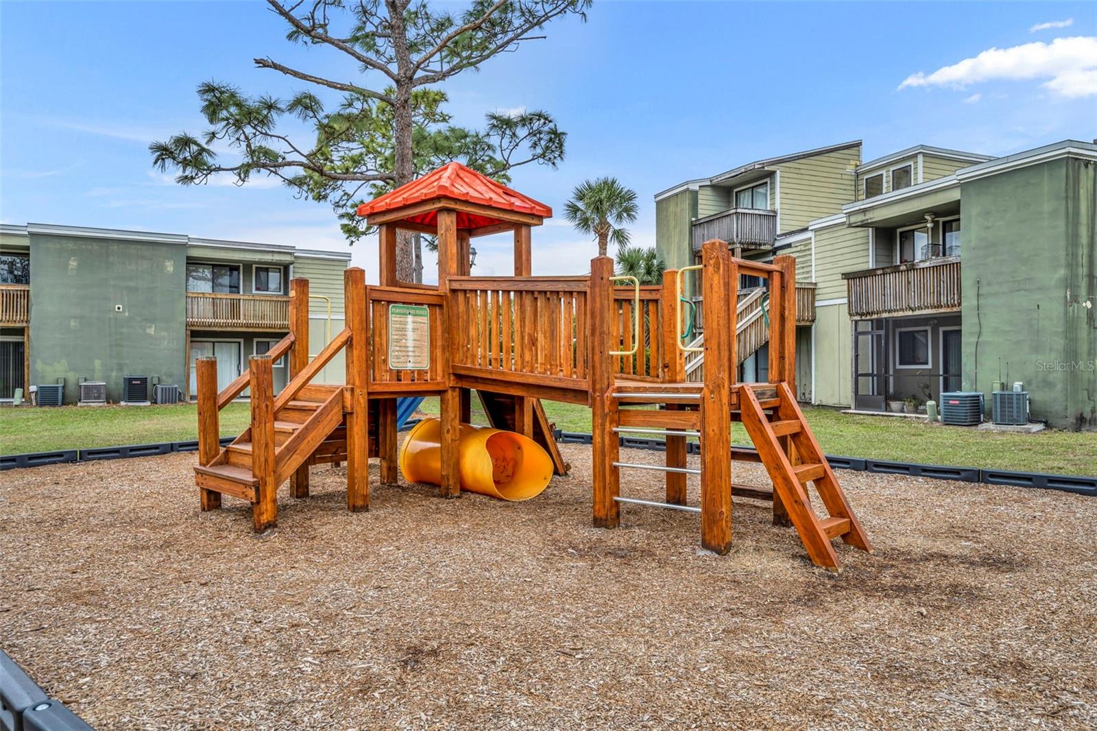 Listing photo id 24 for 236 Scottsdale Square 236