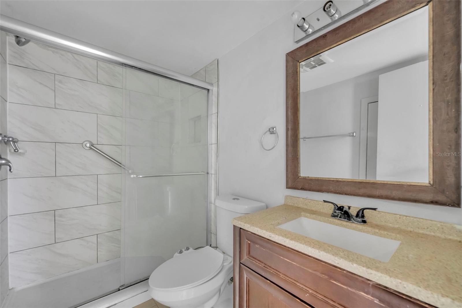 Listing photo id 3 for 236 Scottsdale Square 236