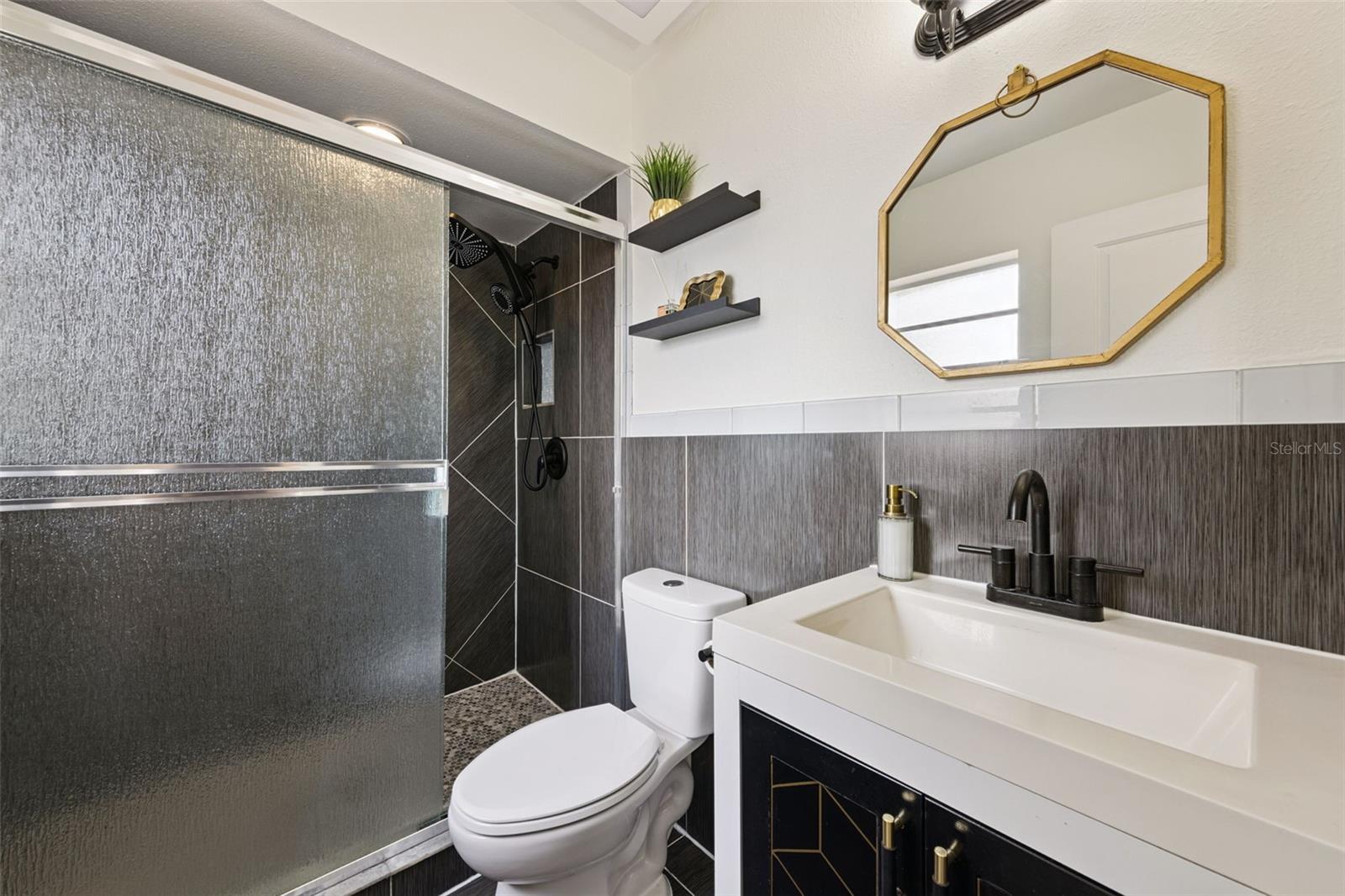 Image 14 of 20 For 1366 Pacific Court