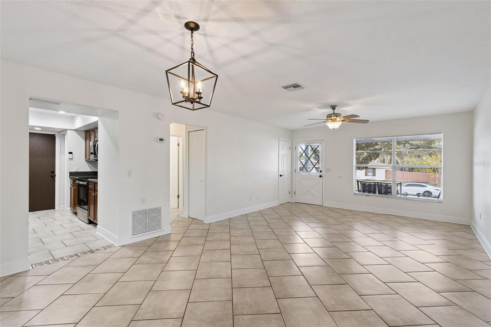 Image 4 of 20 For 1366 Pacific Court