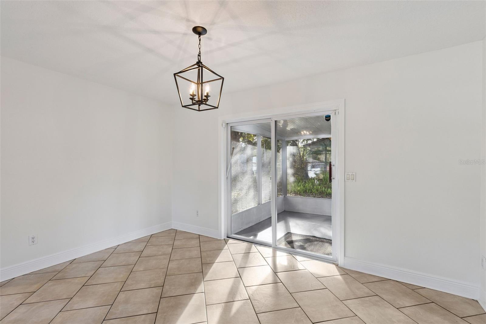 Image 5 of 20 For 1366 Pacific Court