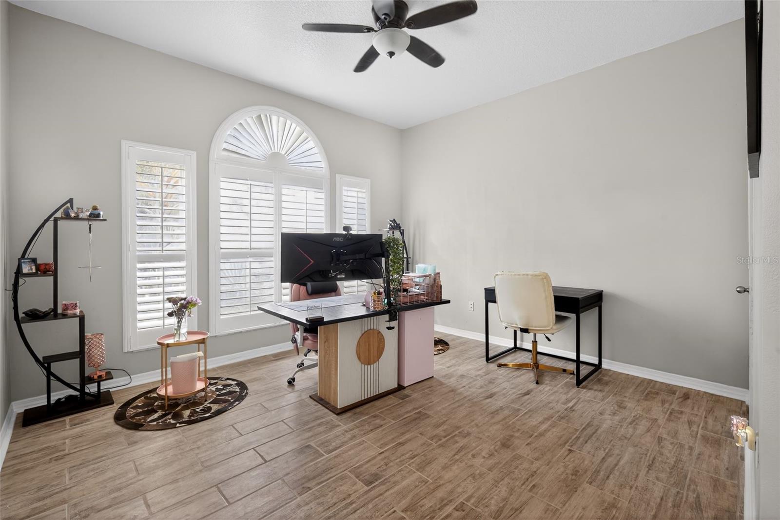 Image 16 of 38 For 15020 Eaglerise Drive