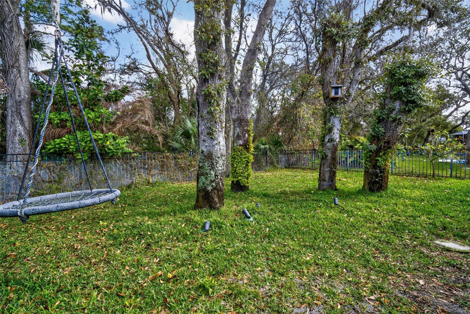 Image 27 of 38 For 15020 Eaglerise Drive