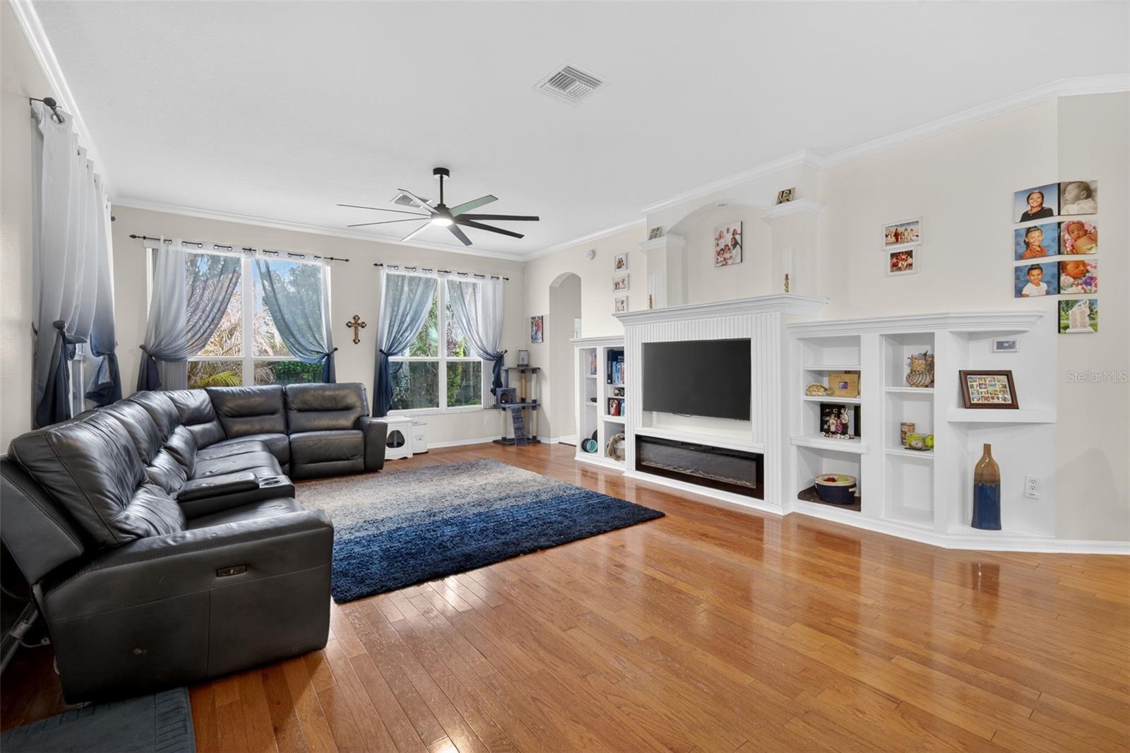 Image 4 of 38 For 15020 Eaglerise Drive