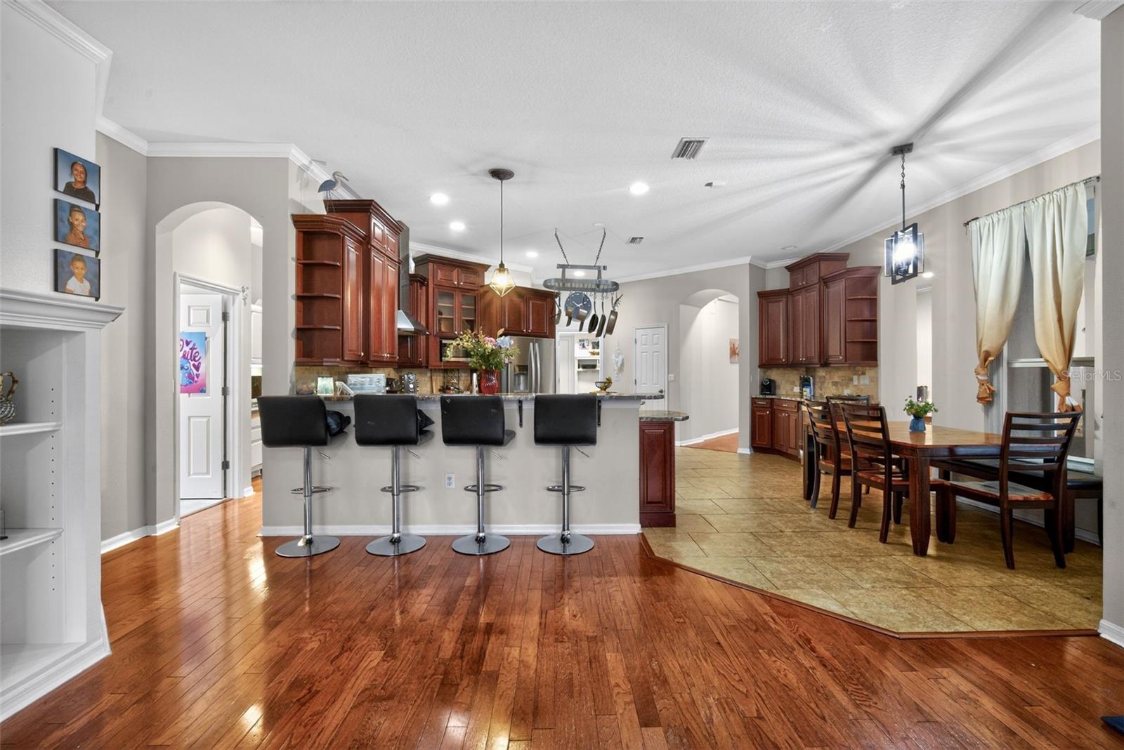 Image 5 of 38 For 15020 Eaglerise Drive