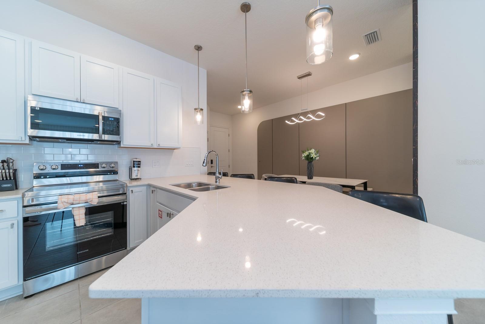 Image 11 of 90 For 10364 Ebb Tide Lane