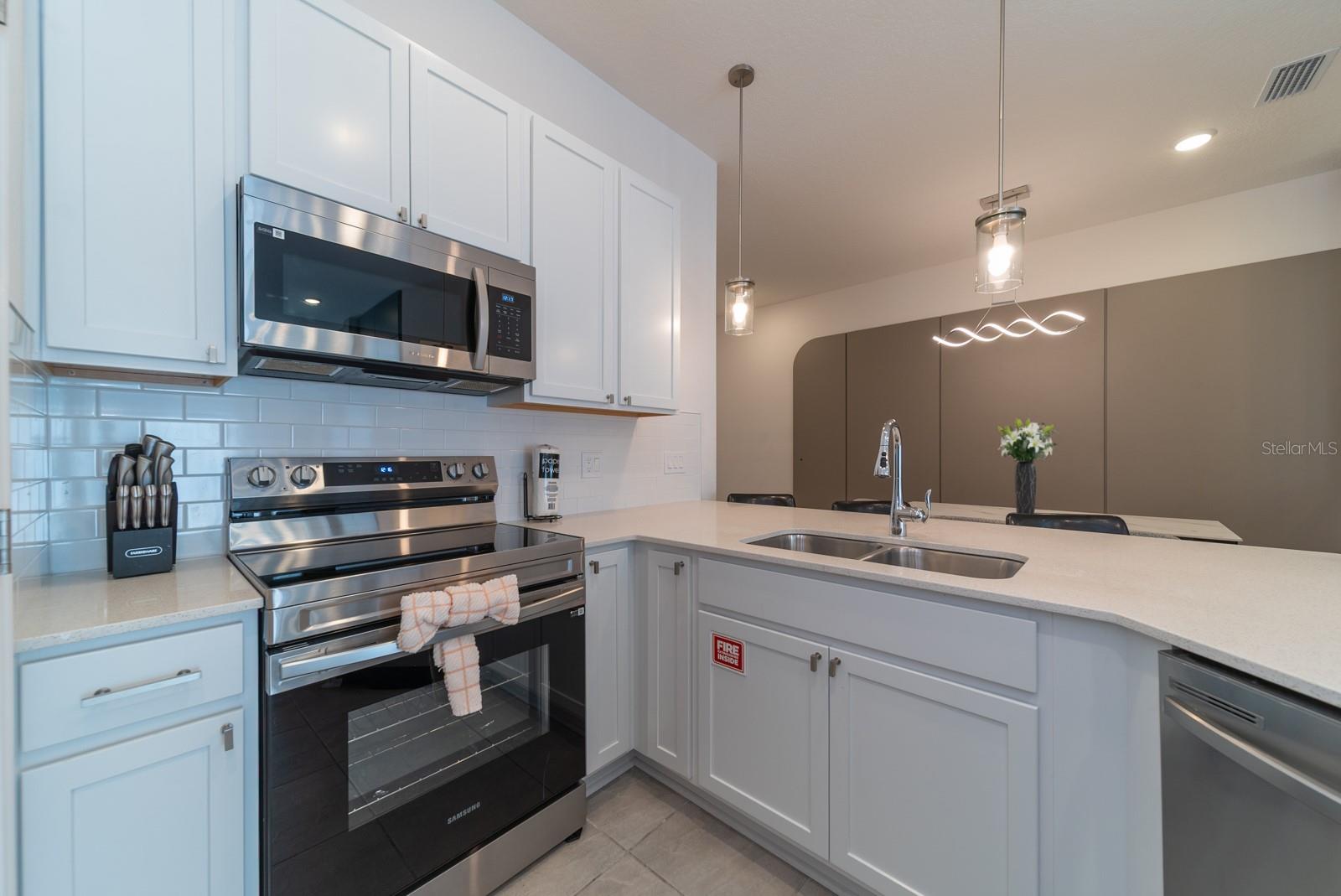 Image 12 of 90 For 10364 Ebb Tide Lane