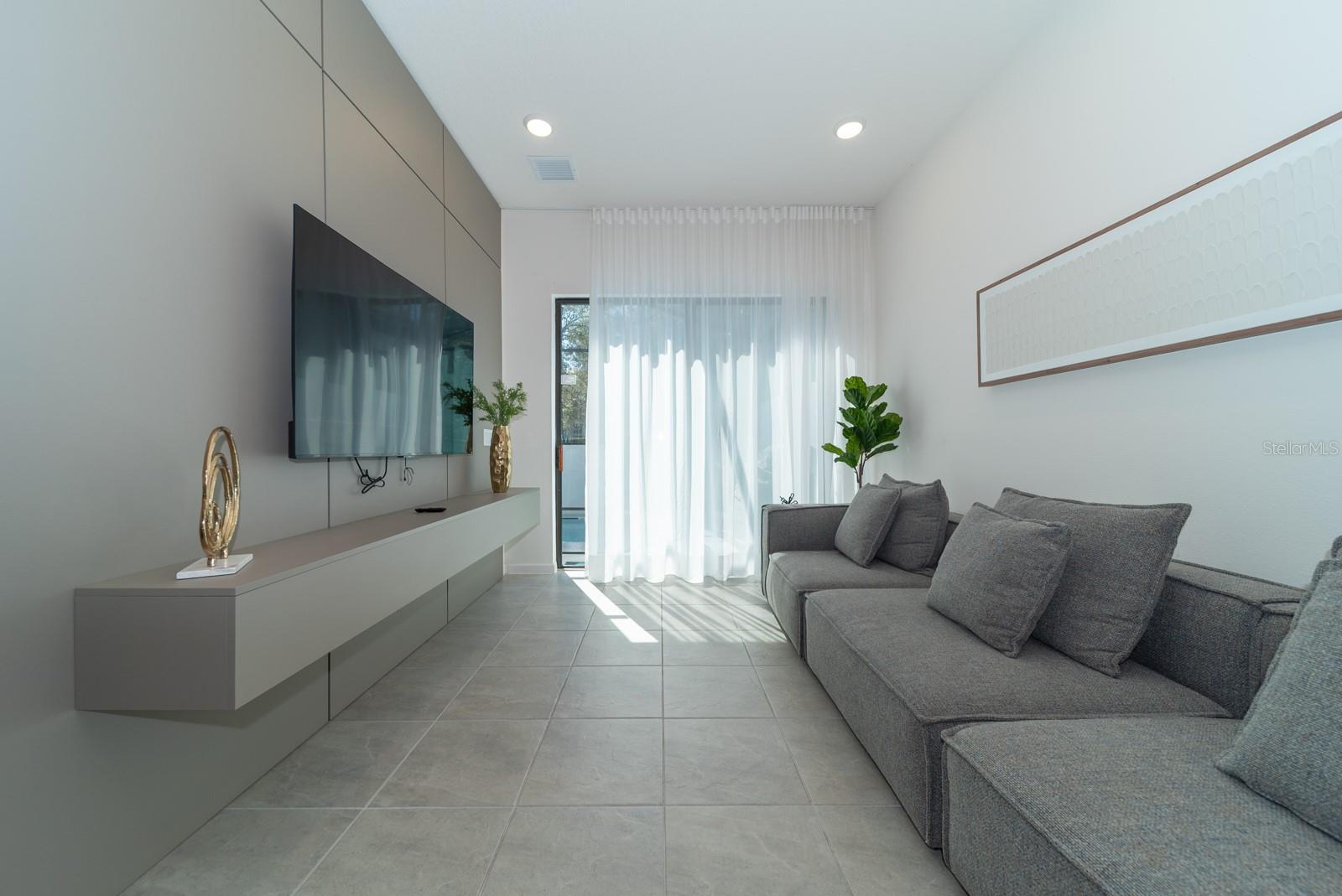 Image 19 of 90 For 10364 Ebb Tide Lane