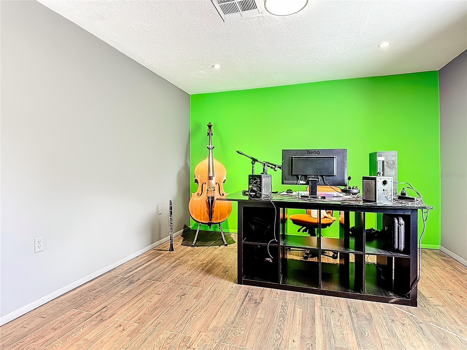 Image 32 of 67 For 2720 Handley Boulevard