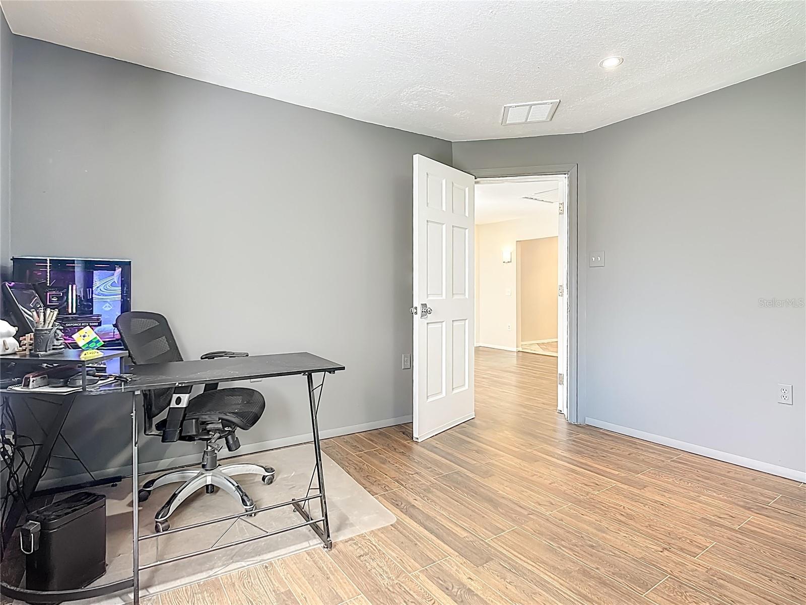 Image 34 of 67 For 2720 Handley Boulevard