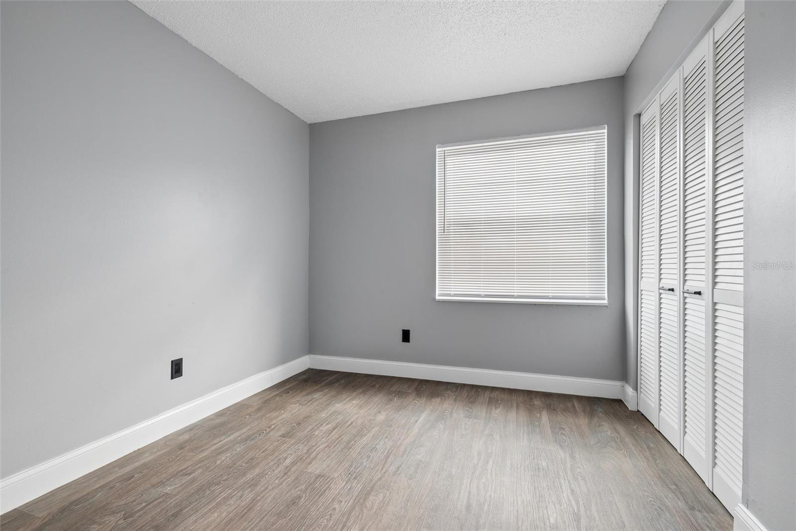 Image 17 of 41 For 4031 Atrium Drive L6