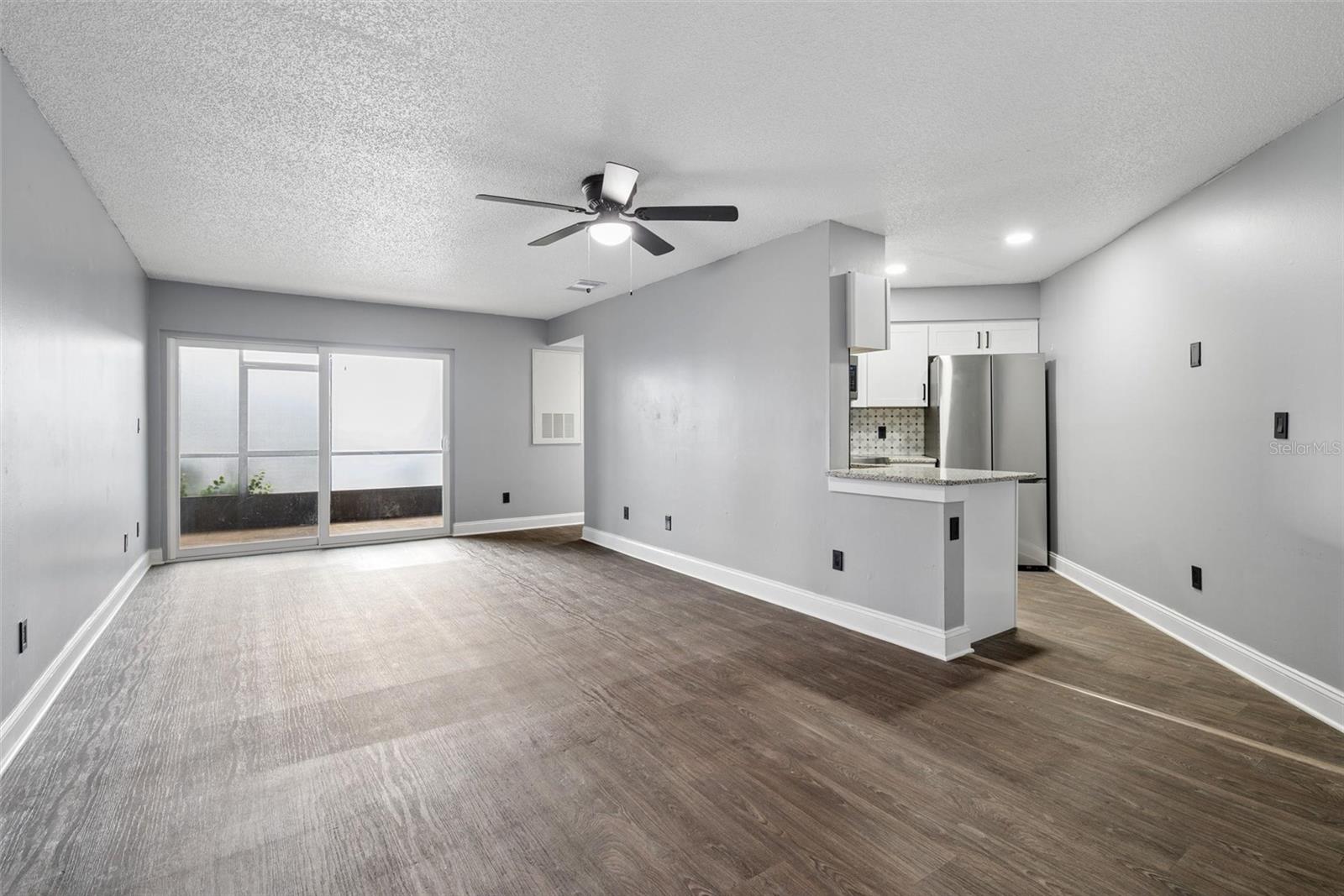 Image 5 of 41 For 4031 Atrium Drive L6