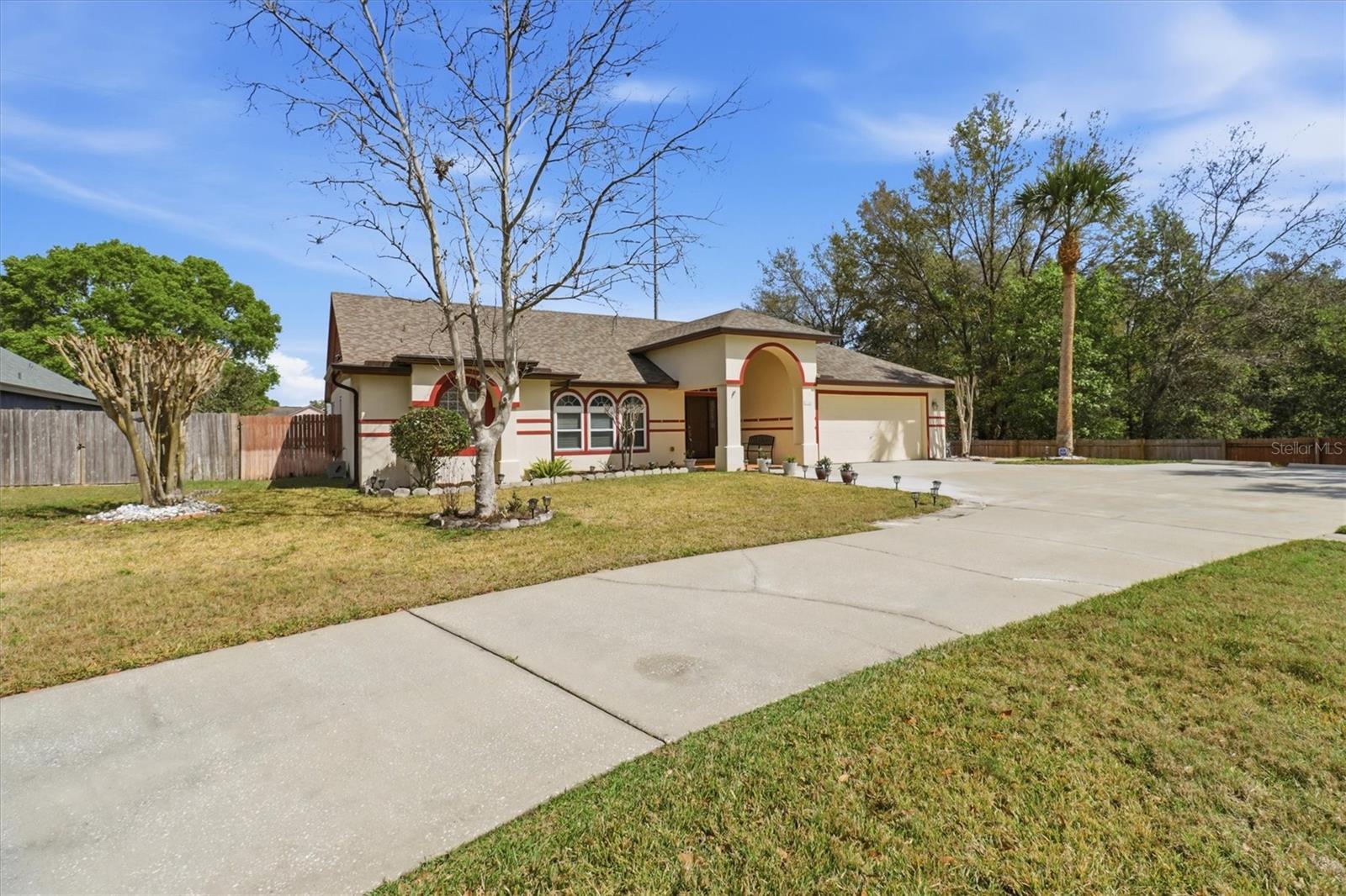 Image 25 of 30 For 2356 Alclobe Circle