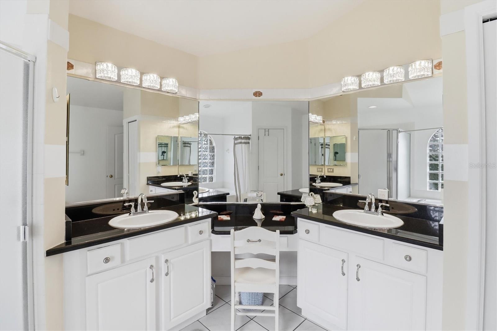 Image 8 of 30 For 2356 Alclobe Circle