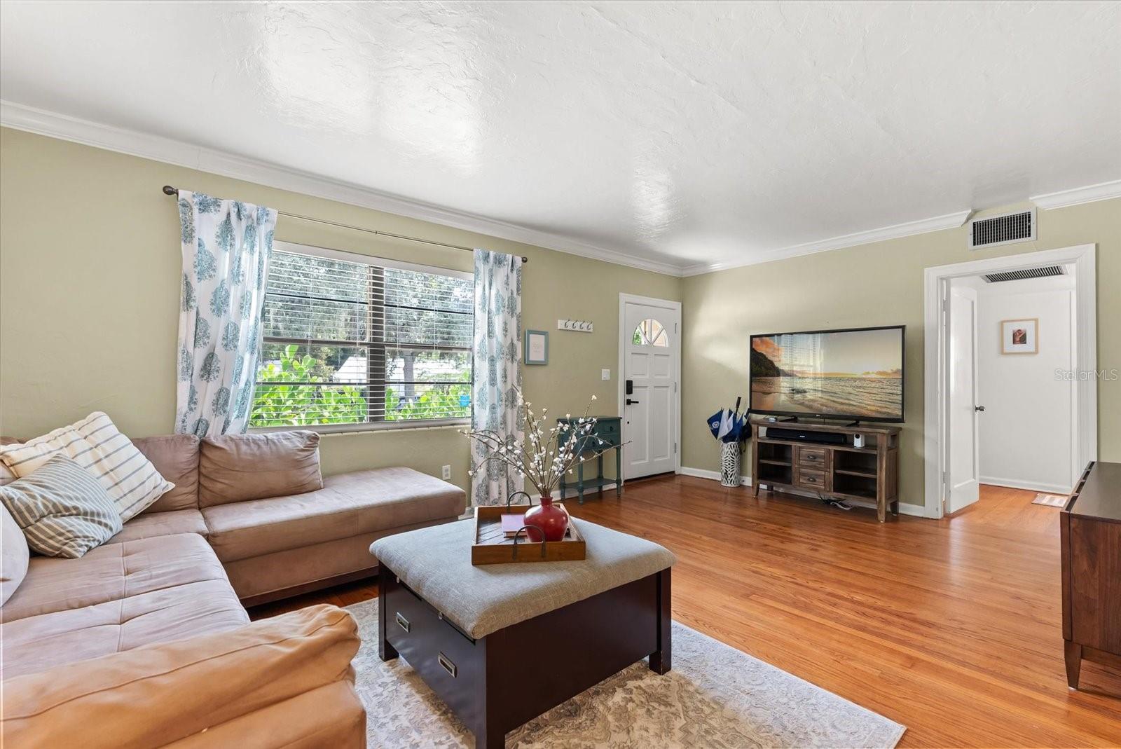 Image 22 of 31 For 37 Vanderbilt Street