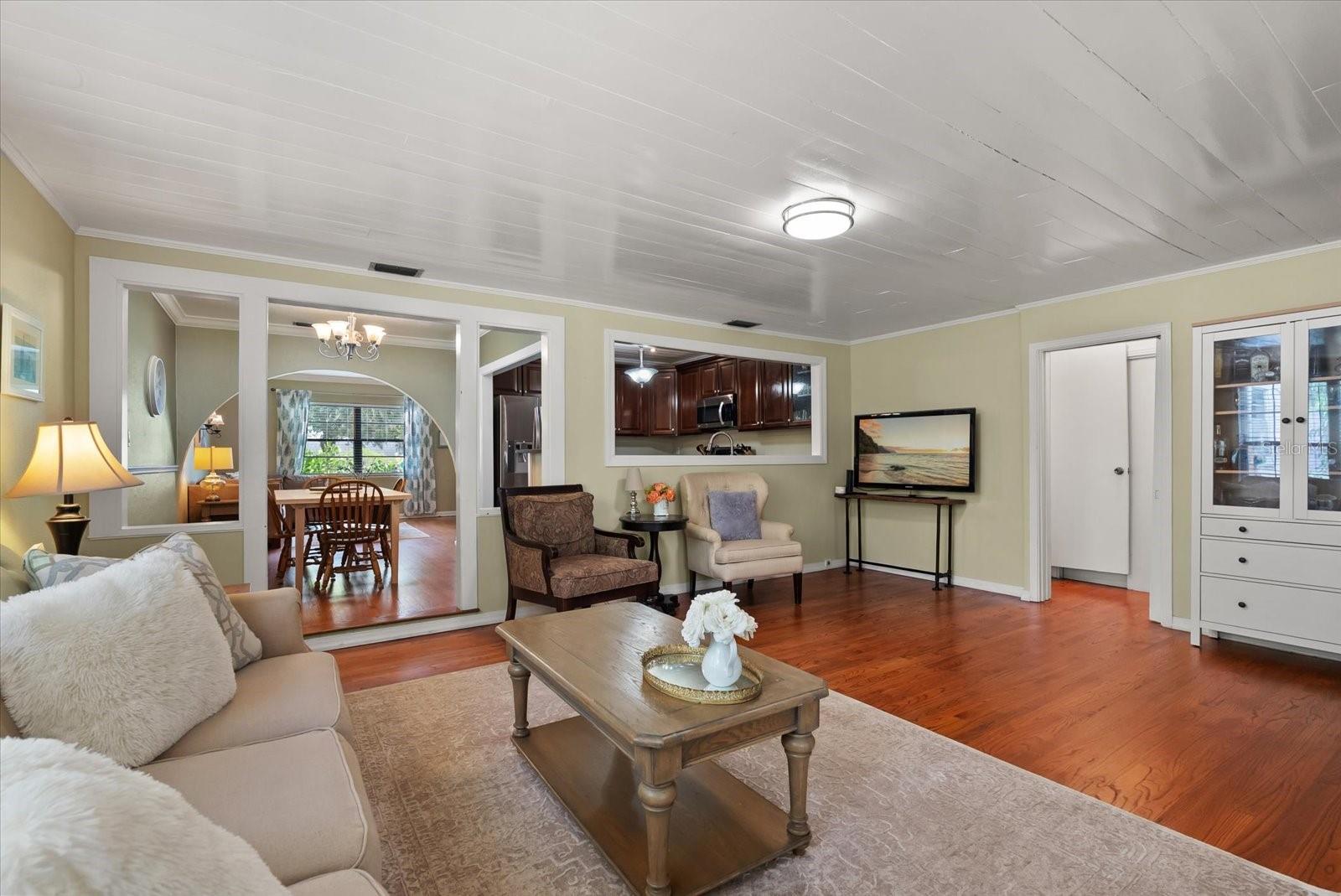 Image 3 of 31 For 37 Vanderbilt Street