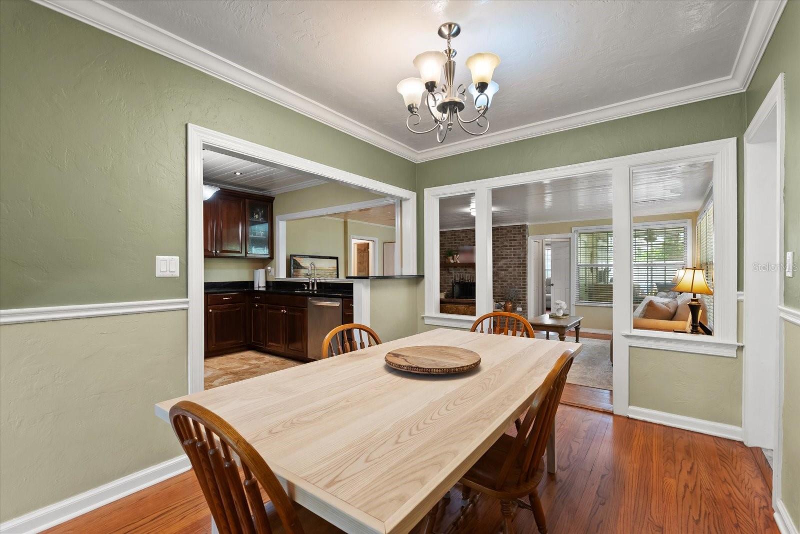 Image 5 of 31 For 37 Vanderbilt Street