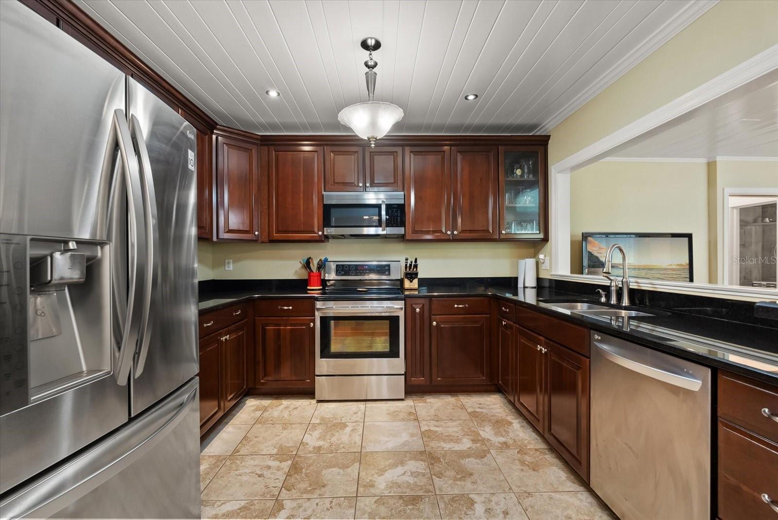 Image 7 of 31 For 37 Vanderbilt Street