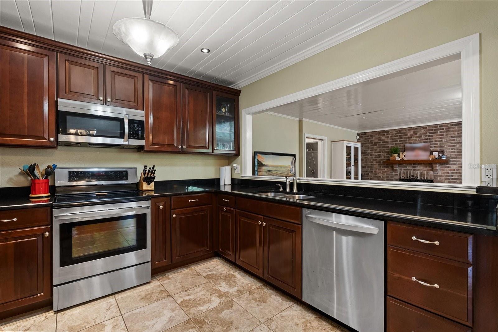 Image 9 of 31 For 37 Vanderbilt Street