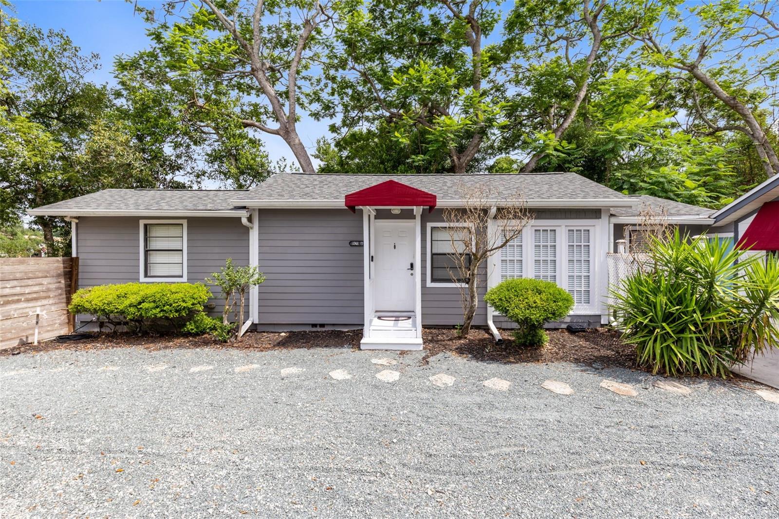 Image 4 of 38 For 921 Pine Grove Avenue