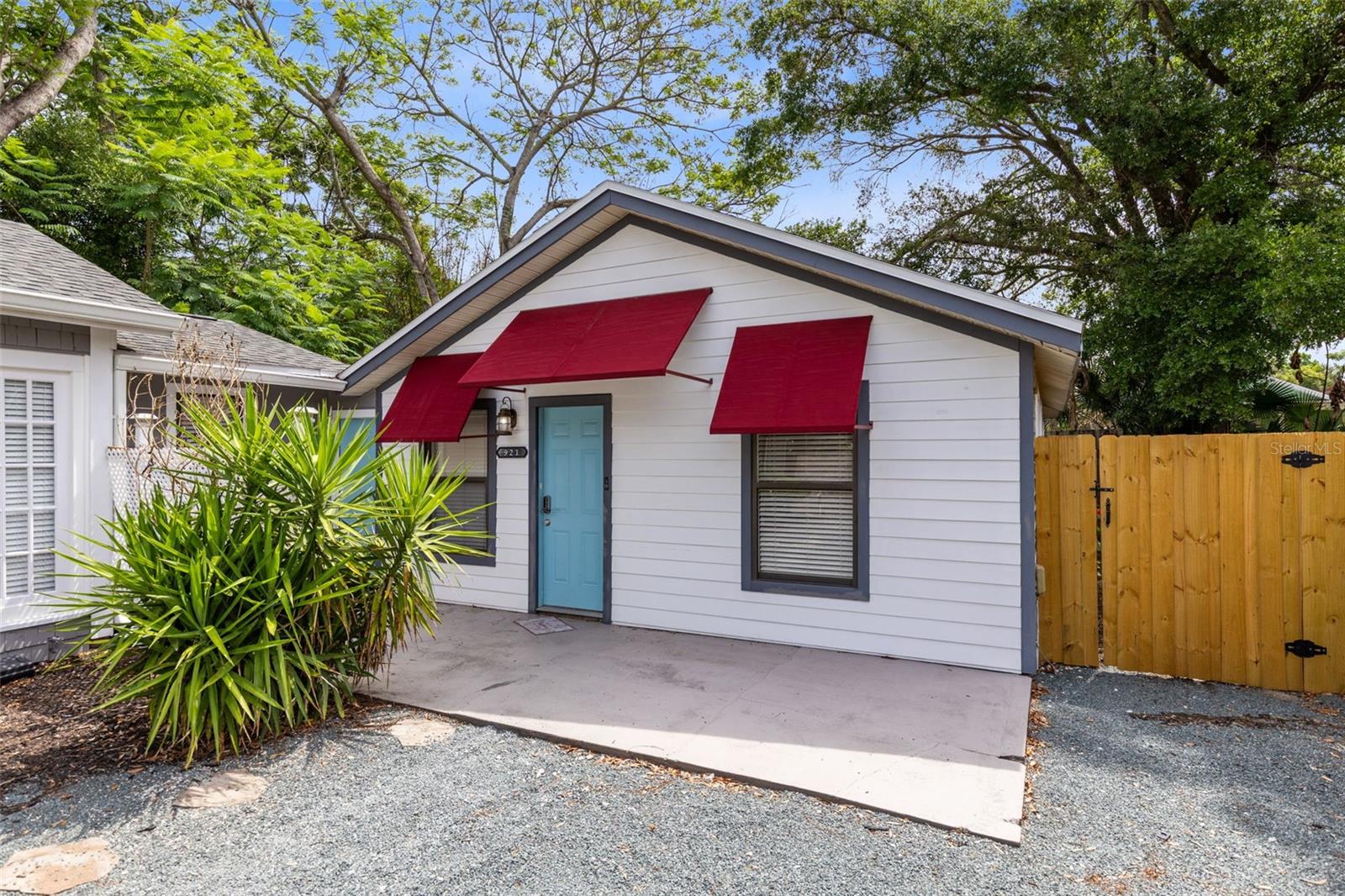 Image 6 of 38 For 921 Pine Grove Avenue