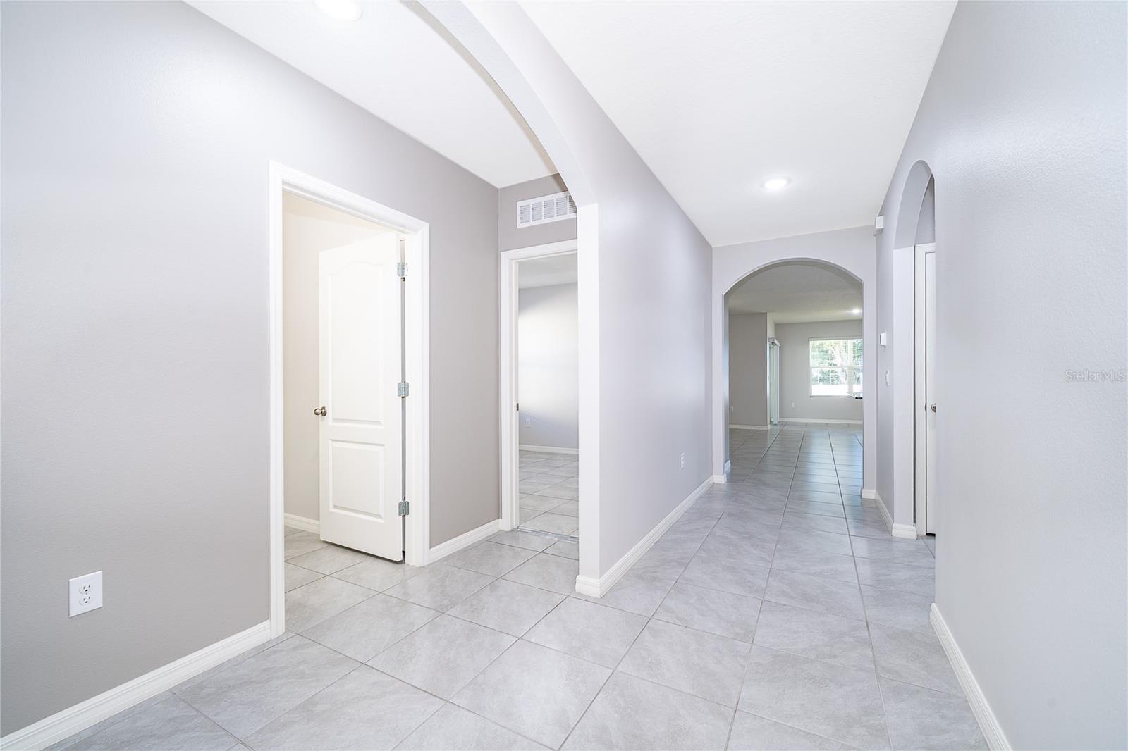 Image 8 of 29 For 3102 Bethpage Loop