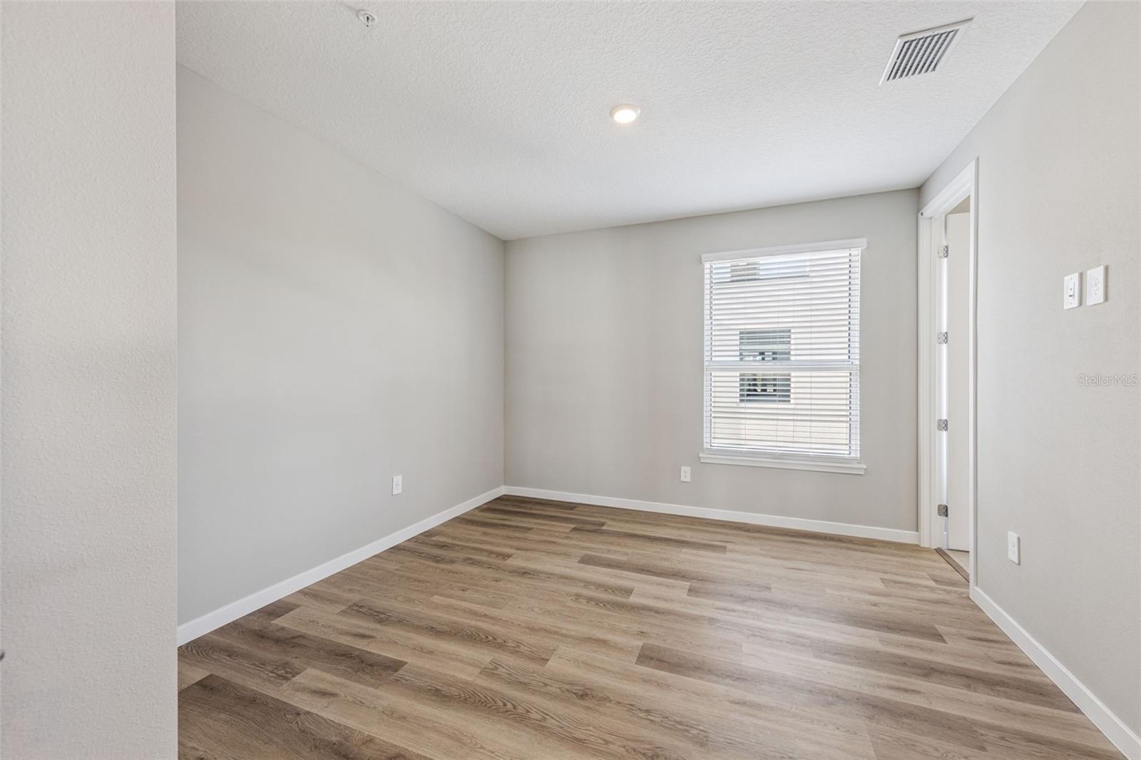 Image 6 of 21 For 2316 Concord Street 8