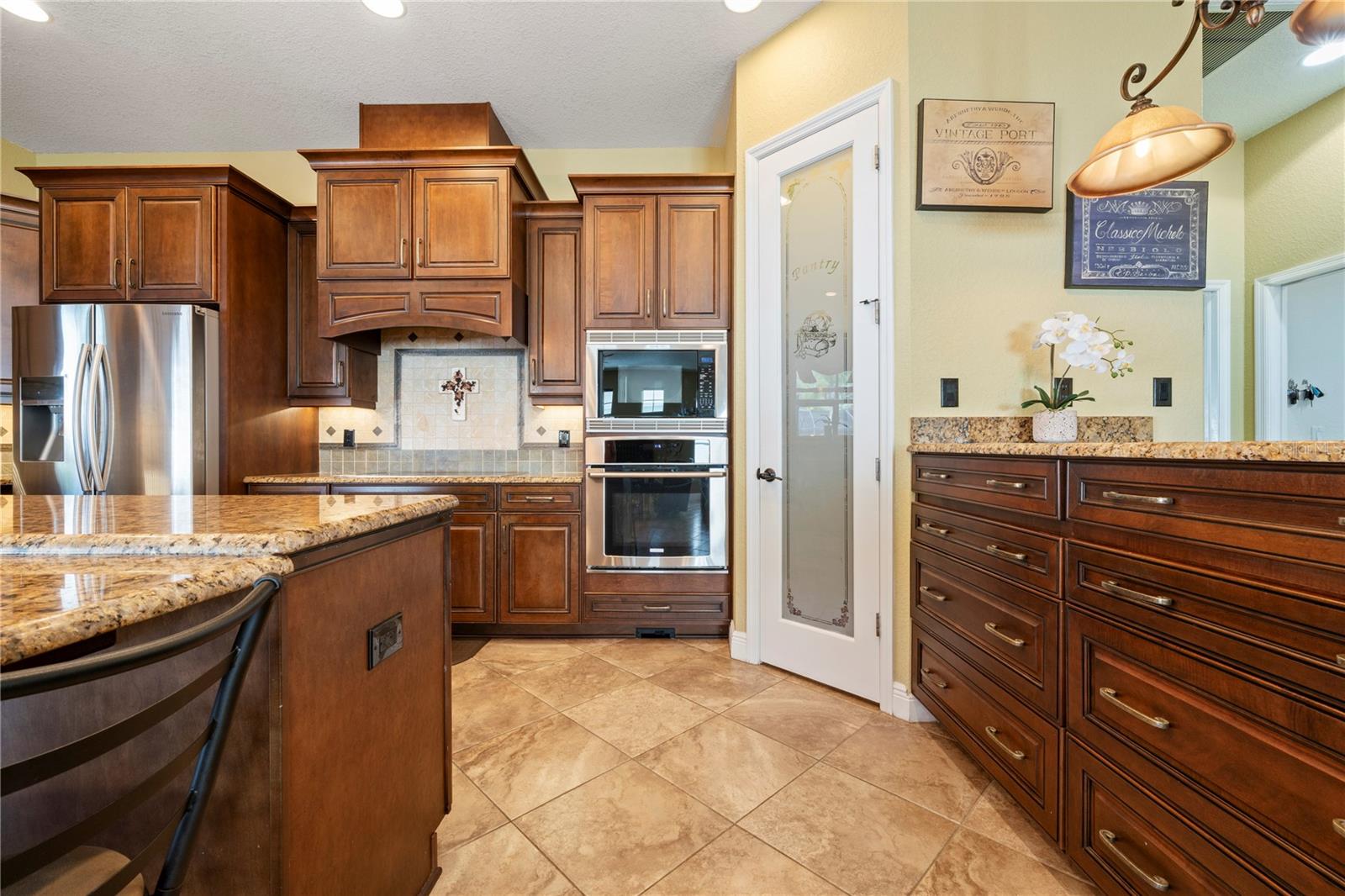 Listing photo id 10 for 204 Bengal Circle