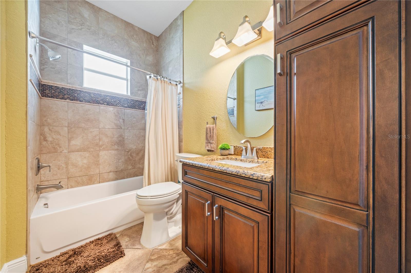 Listing photo id 12 for 204 Bengal Circle