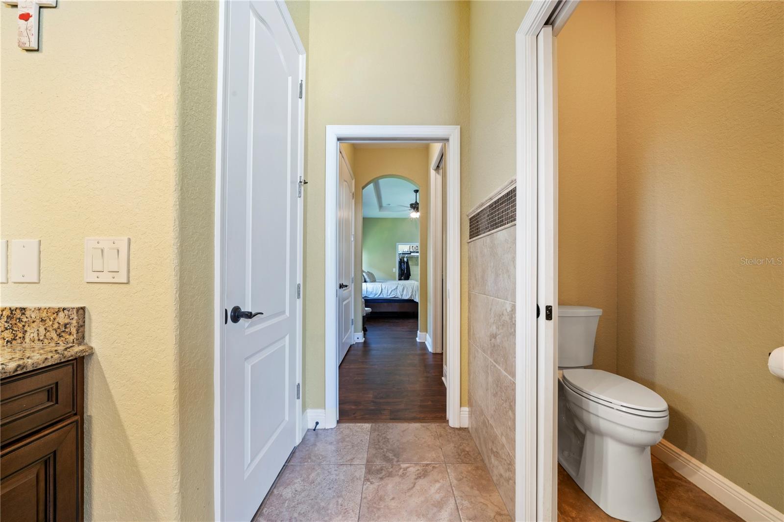 Listing photo id 18 for 204 Bengal Circle