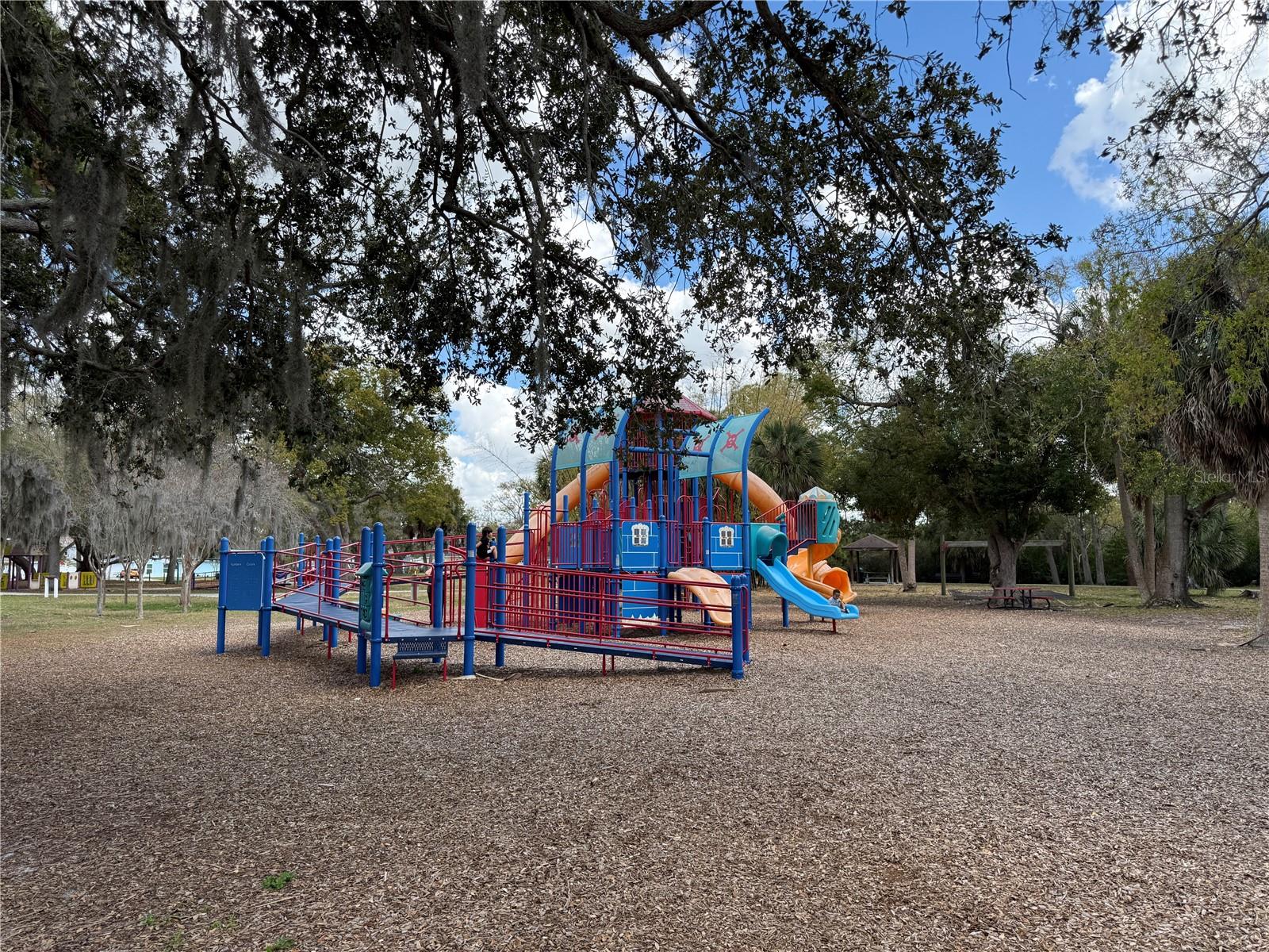 Listing photo id 32 for 204 Bengal Circle