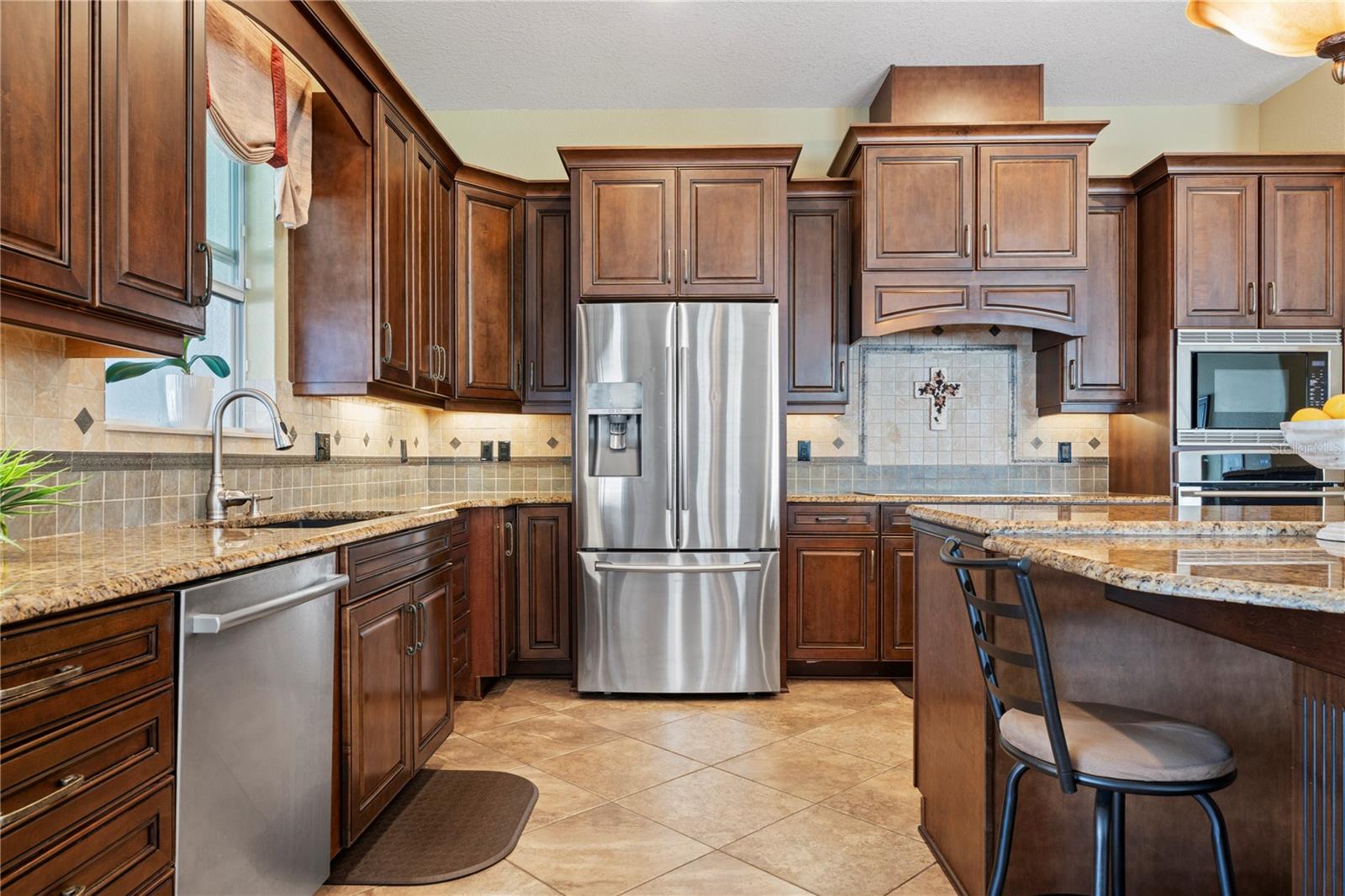 Listing photo id 7 for 204 Bengal Circle