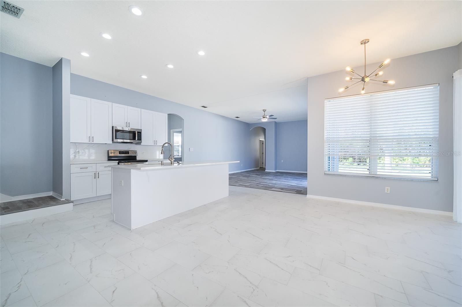 Image 14 of 47 For 8119 Lake Crowell Circle