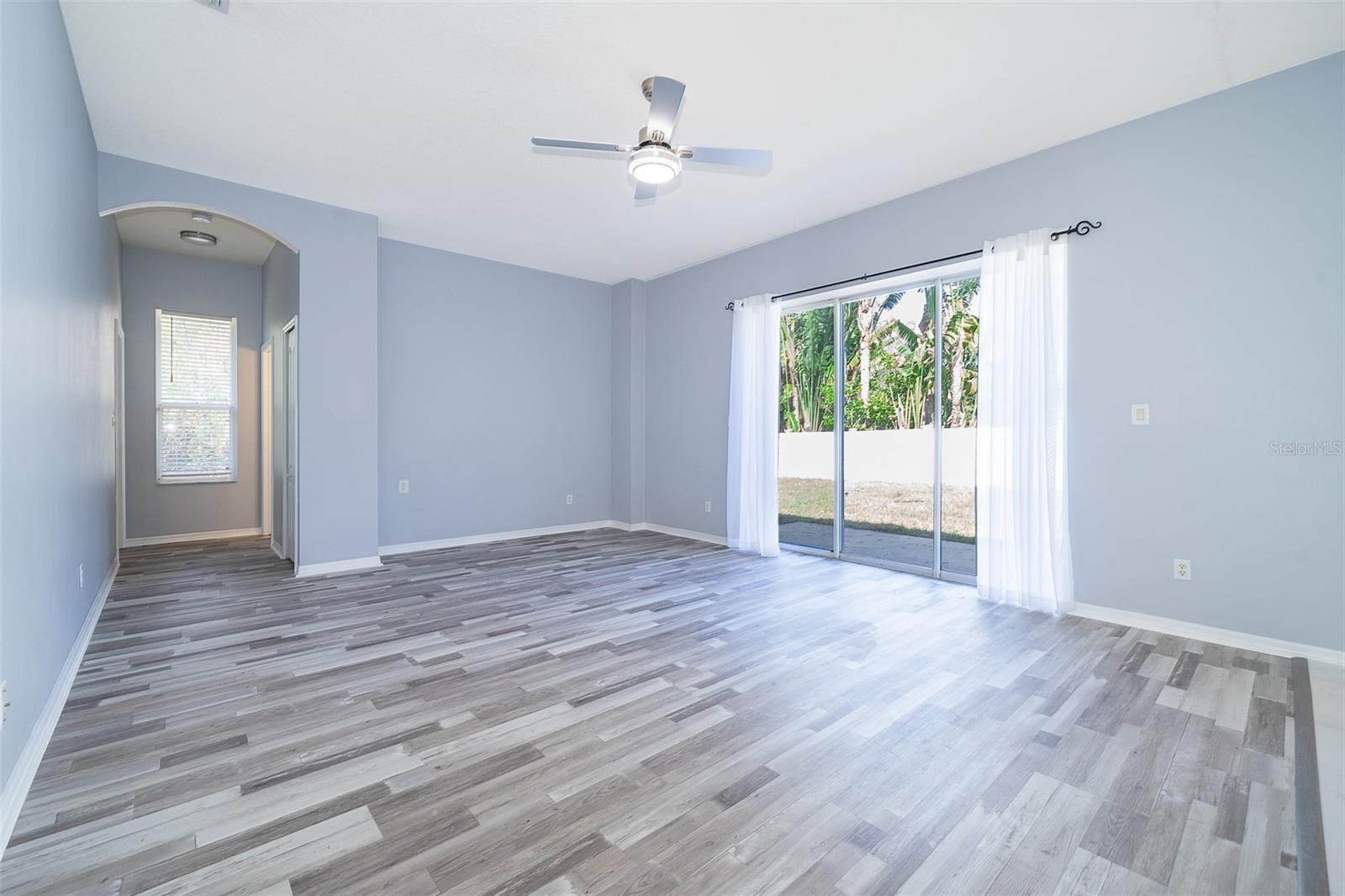 Image 20 of 47 For 8119 Lake Crowell Circle