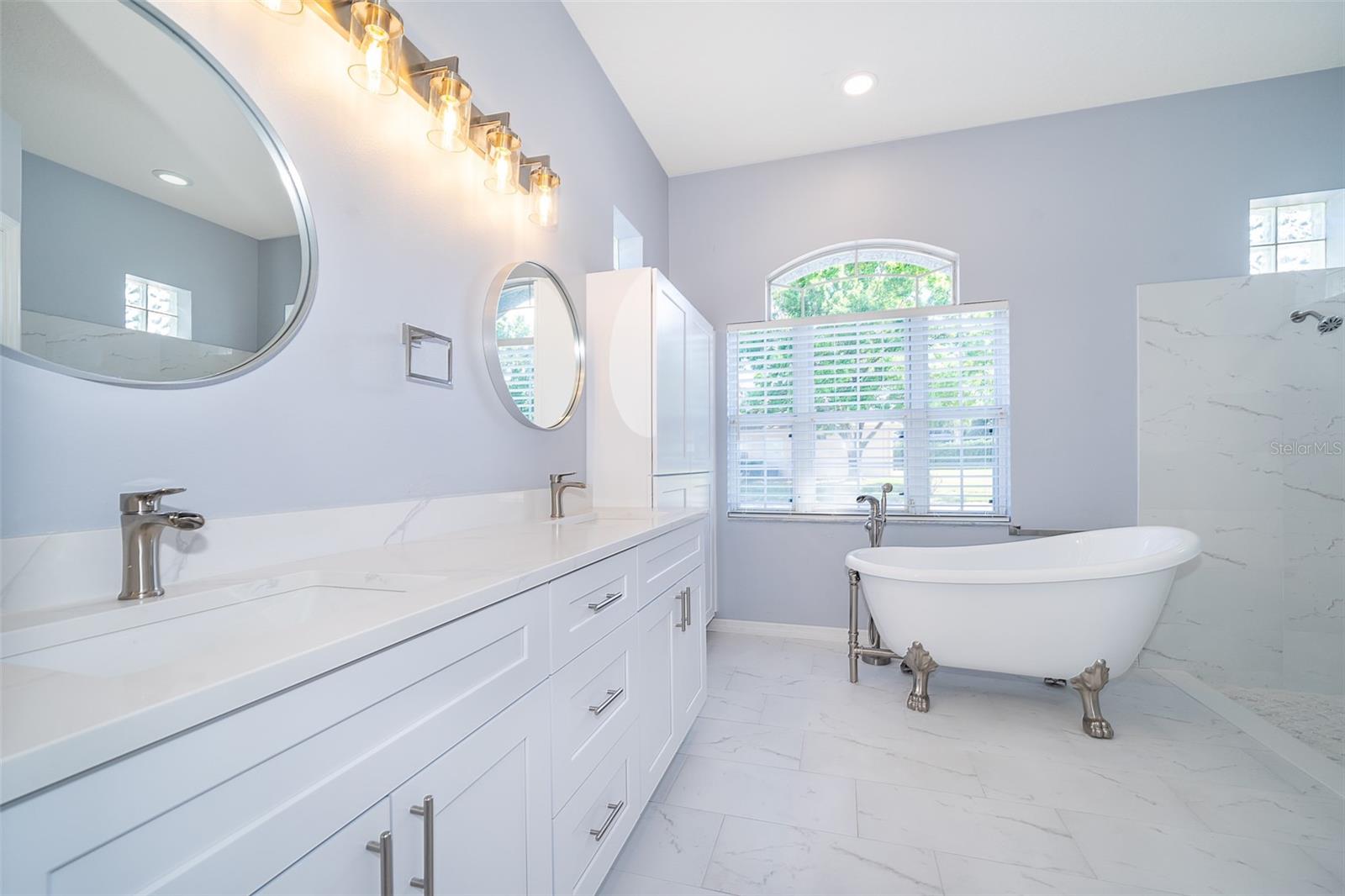 Image 25 of 47 For 8119 Lake Crowell Circle