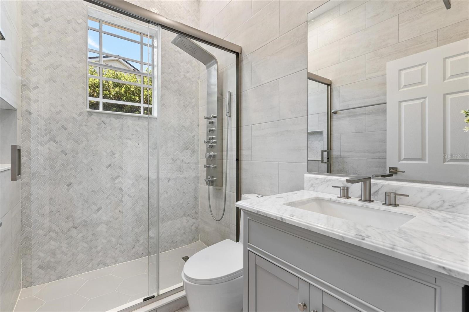 Image 18 of 49 For 11952 Camden Park Drive